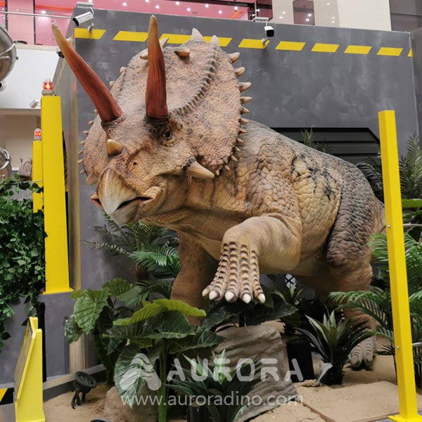 Animatronic  Pentaceratops With Five Horns Dinosaur
