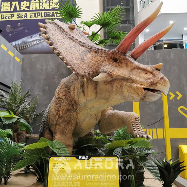 Animatronic  Pentaceratops With Five Horns Dinosaur