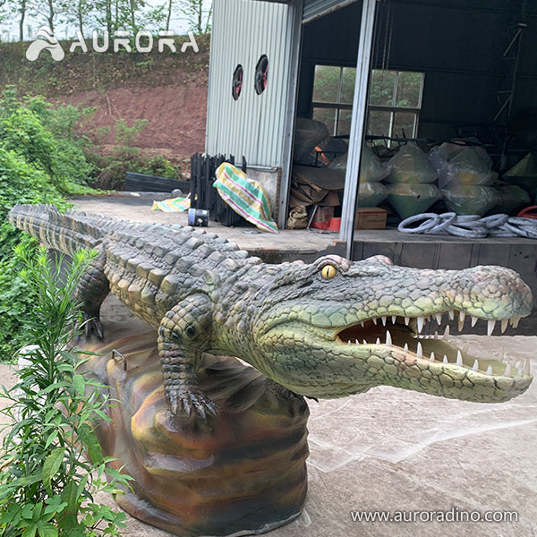 Robotic Lifesize Animal Alligator